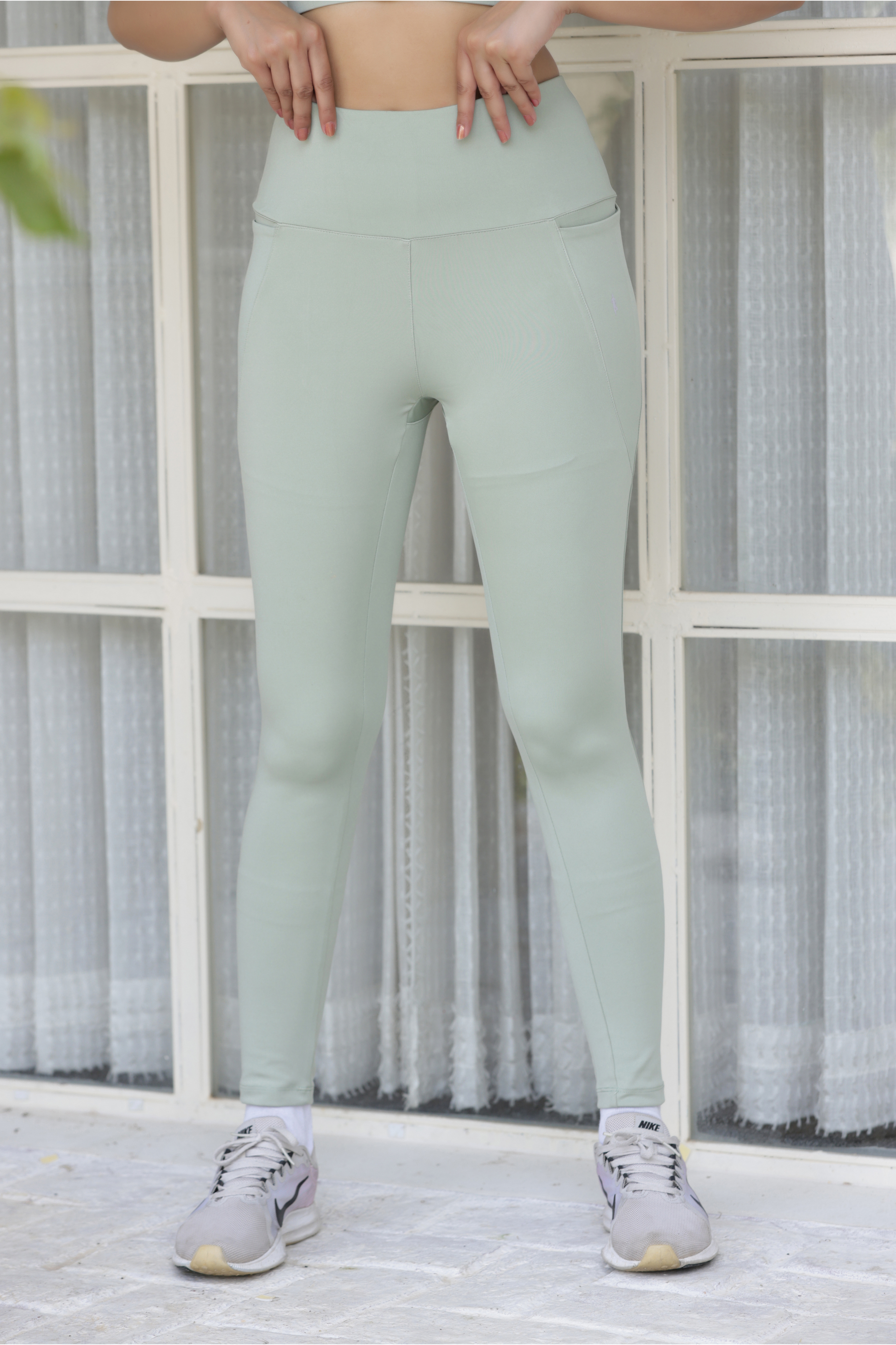 The Georgina jeggings-Sage green – Taapaz
